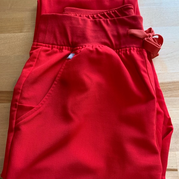 FIGS, prewashed, Brand New. LIMITED EDITION PopRed. Catarina/S, Zamora Jogger/PS - Picture 3 of 6